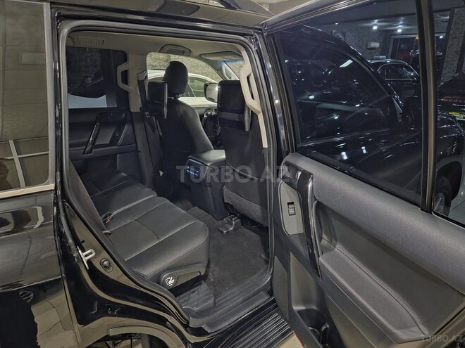 Toyota Land Cruiser Prado-13