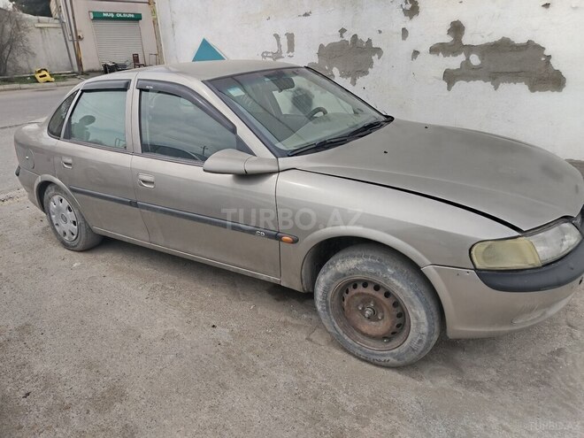 Opel Vectra 1996, 350,000 km - 1.8 l - Quba