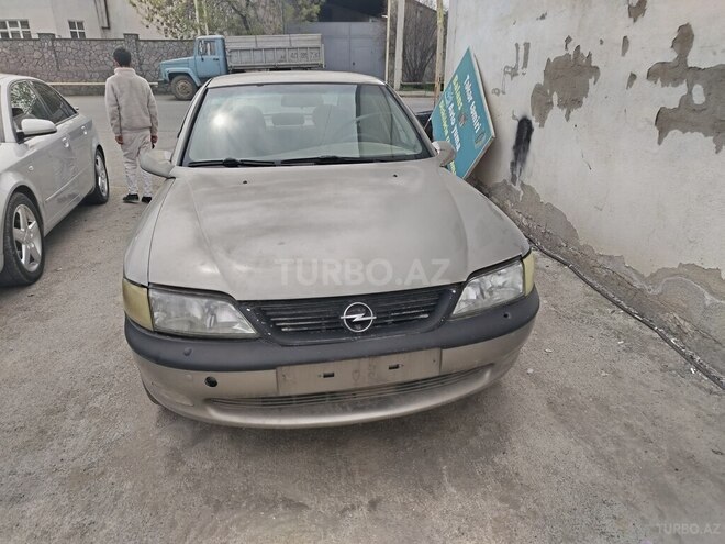Opel Vectra 1996, 350,000 km - 1.8 l - Quba