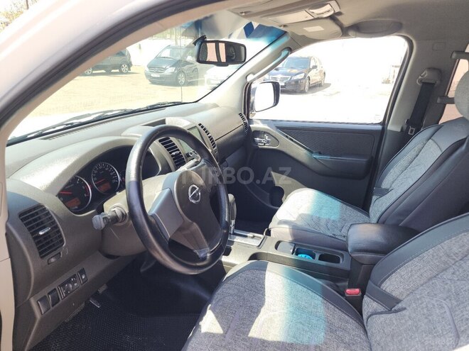 Nissan Navara 2013, 292,300 km - 2.5 l - Bakı