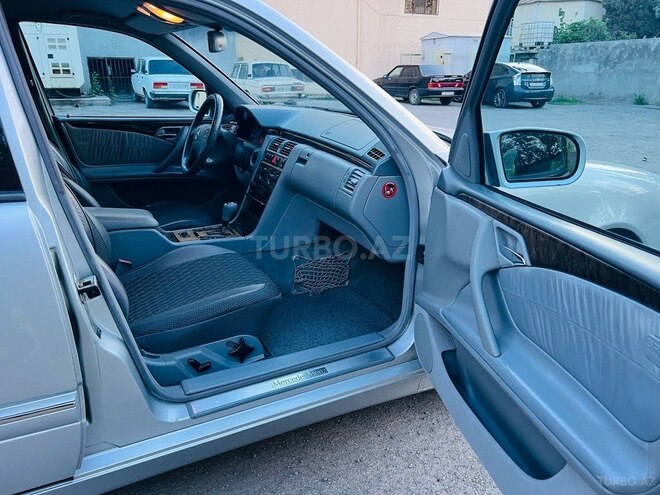 Mercedes E 280 1999, 399,800 km - 2.8 l - Gəncə