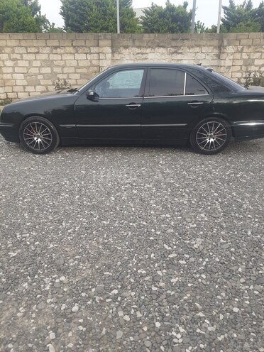 Mercedes E 240 2000, 304,699 km - 2.6 l - Ağcabədi