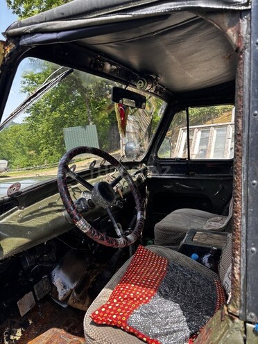 UAZ 469 1986, 650,000 km - 2.4 l - Astara