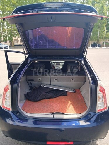 Toyota Prius-10