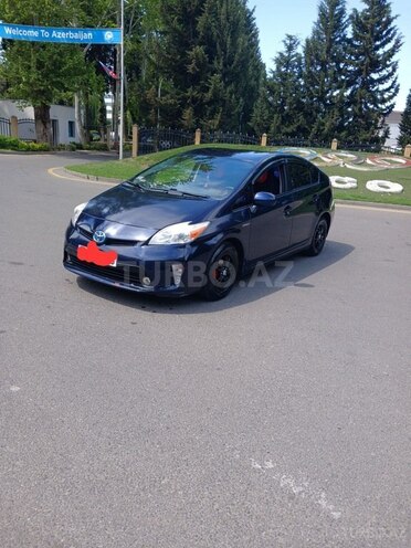 Toyota Prius-2