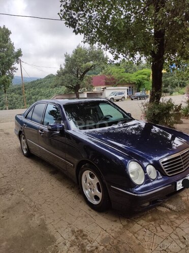 Mercedes E 240 2000, 305,000 km - 2.4 l - Bakı