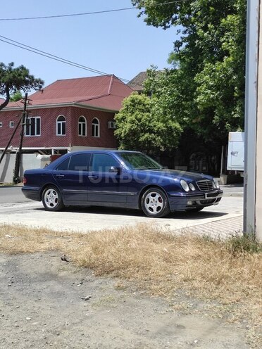 Mercedes E 240 2000, 305,000 km - 2.4 l - Bakı