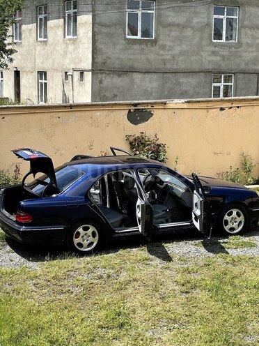 Mercedes E 240 2000, 305,000 km - 2.4 l - Bakı