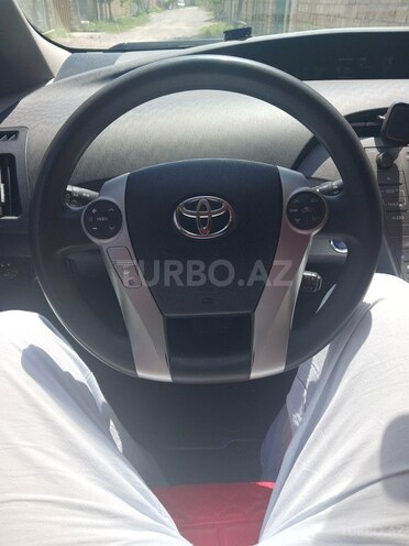 Toyota Prius-15