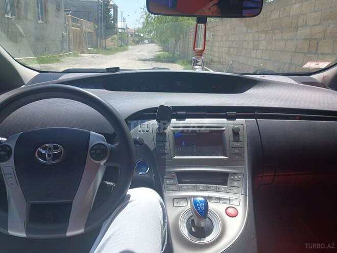 Toyota Prius-17
