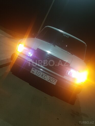 LADA (VAZ) 2107 2001, 20,000 km - 1.6 л - Salyan