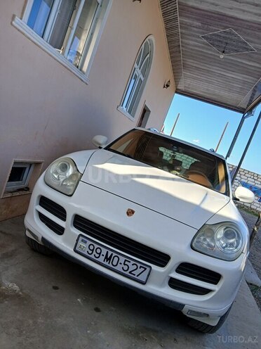Porsche Cayenne-1