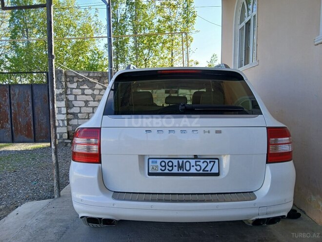 Porsche Cayenne-3
