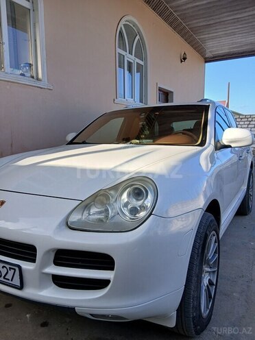 Porsche Cayenne-2