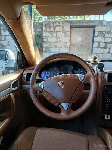 Porsche Cayenne-6