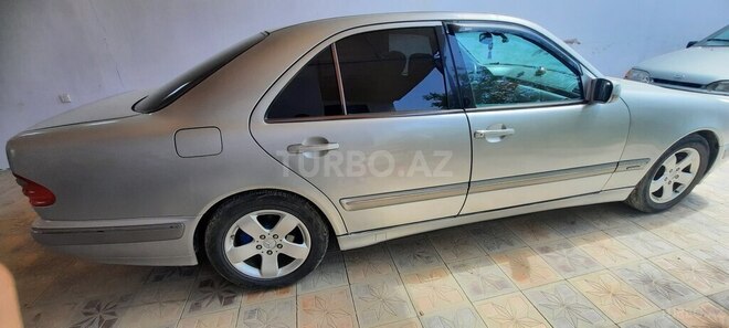 Mercedes E 240 1999, 327,910 km - 2.4 l - Bakı