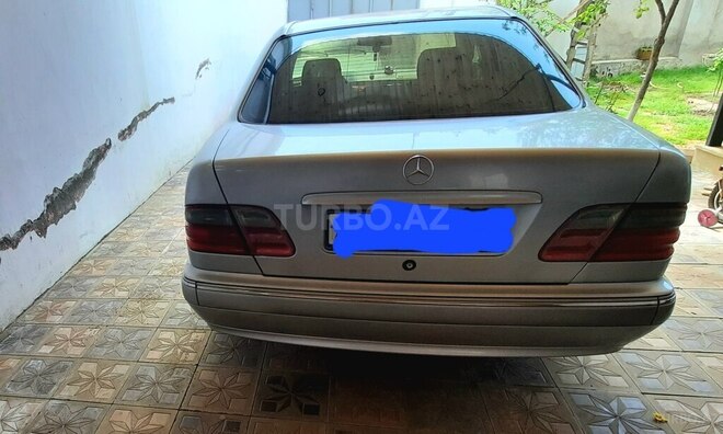 Mercedes E 240 1999, 327,910 km - 2.4 l - Bakı