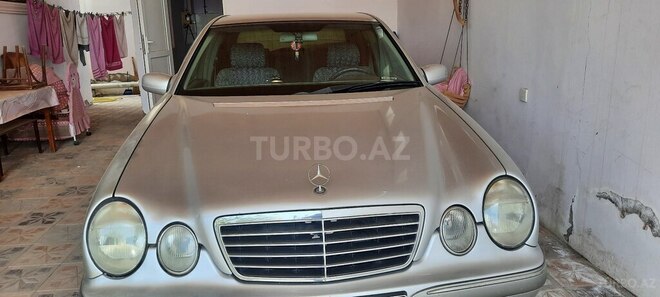 Mercedes E 240 1999, 327,910 km - 2.4 l - Bakı