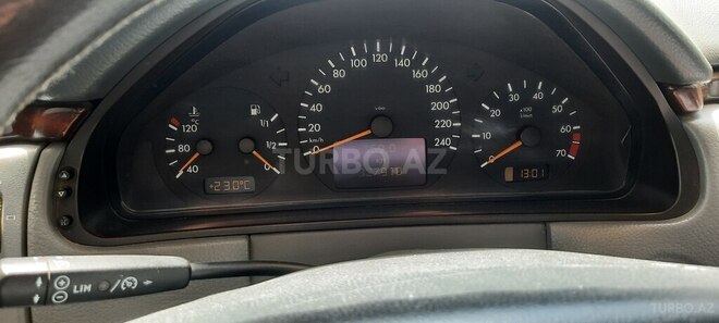 Mercedes E 240 1999, 327,910 km - 2.4 l - Bakı