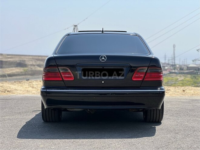 Mercedes E 320-7