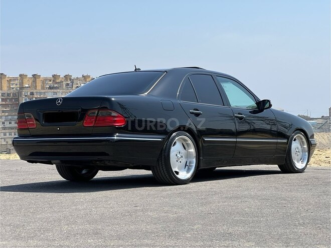 Mercedes E 320-6