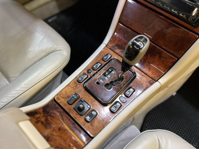 Mercedes E 320-11