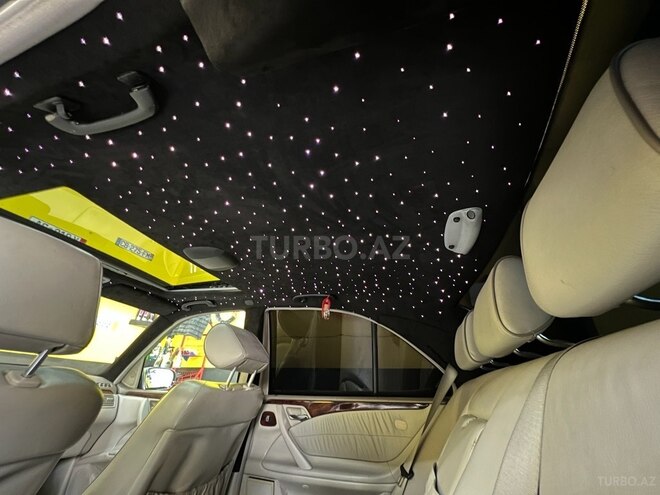 Mercedes E 320-17