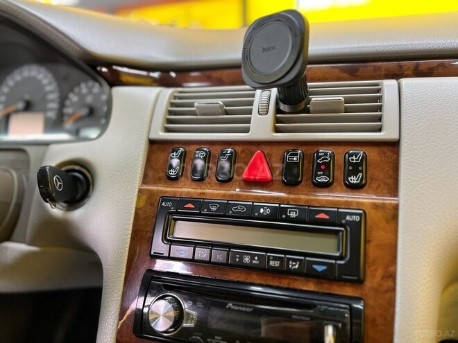 Mercedes E 320-10