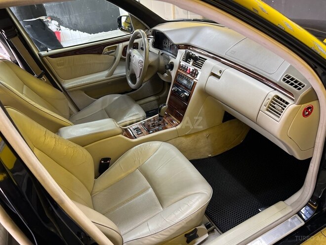 Mercedes E 320-12