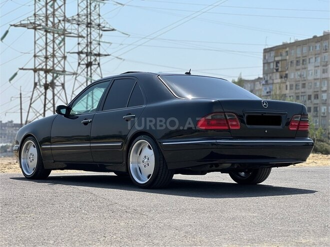 Mercedes E 320-8