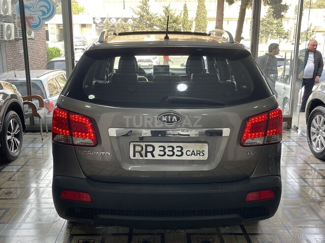 Kia Sorento-7