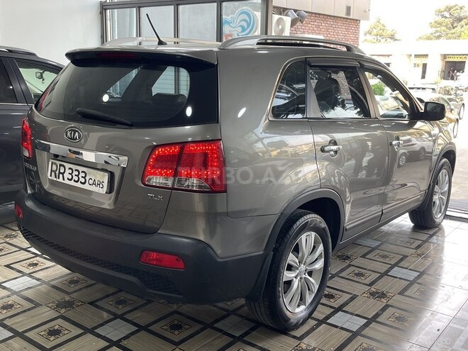 Kia Sorento-8