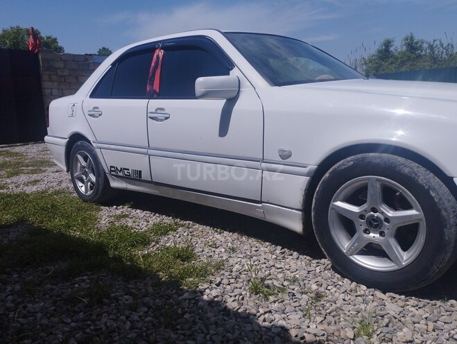 Mercedes C 240 2000, 314,000 km - 2.4 л - Kürdəmir