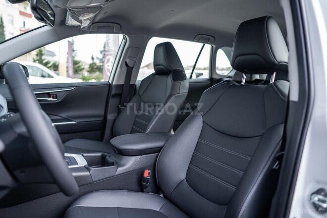 Toyota RAV4-9