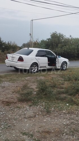 Mercedes C 240 2000, 314,000 km - 2.4 л - Kürdəmir