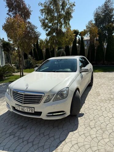 Mercedes E 220 d 2011, 294,000 km - 2.2 л - Bakı