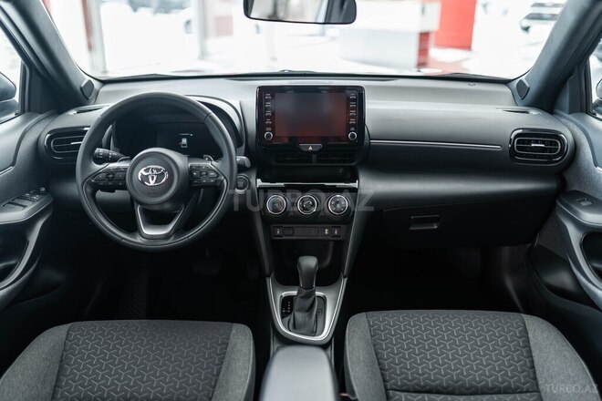Toyota Yaris Cross-12