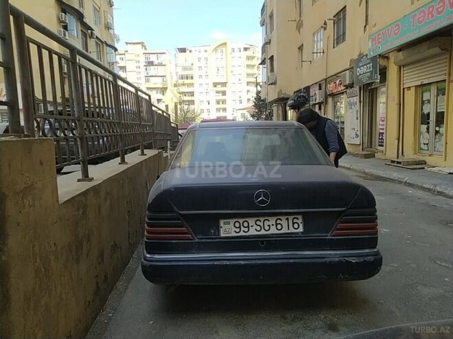 Mercedes E 250 1990, 400,000 km - 2.5 l - Bakı