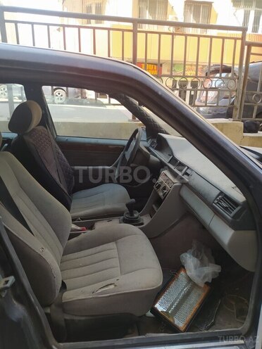 Mercedes E 250 1990, 400,000 km - 2.5 l - Bakı