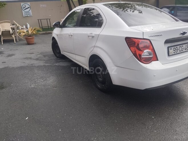 Chevrolet Aveo-3