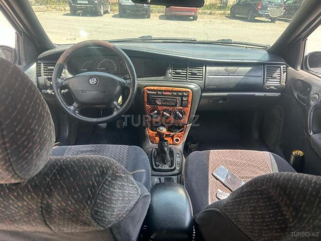 Opel Vectra 1995, 420,000 km - 2.0 l - Bakı