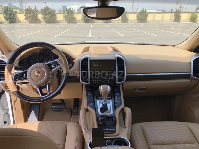 Porsche Cayenne-8