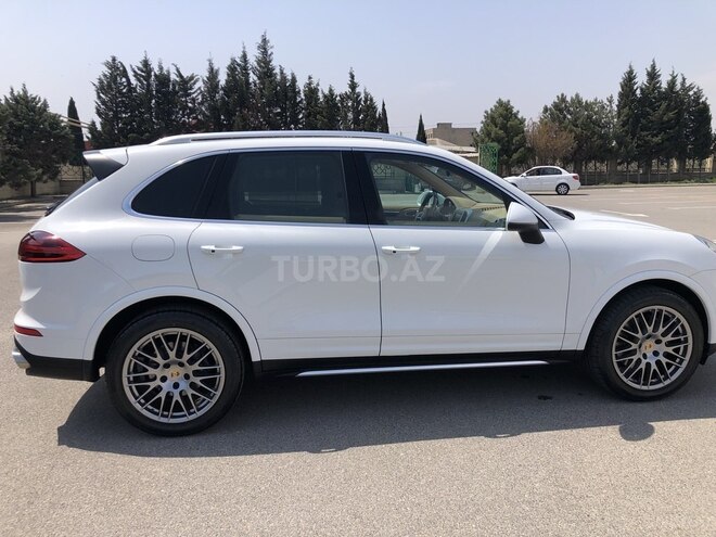 Porsche Cayenne-2