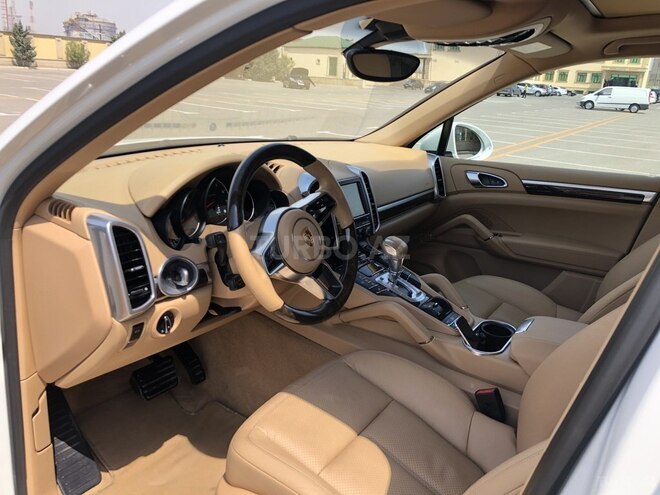 Porsche Cayenne-10