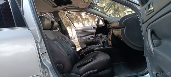 Volkswagen Passat 2004, 258,852 km - 1.8 l - Bakı