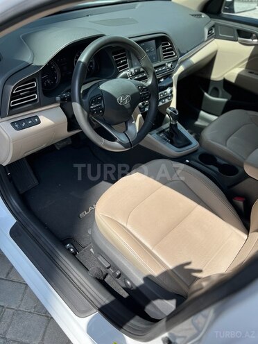 Hyundai Elantra 2020, 21,390 km - 2.0 l - Bakı