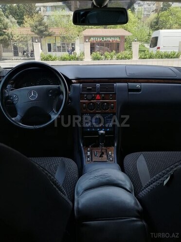 Mercedes E 220 d 2001, 315,580 km - 2.2 l - Bakı
