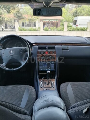 Mercedes E 220 d 2001, 315,580 km - 2.2 l - Bakı