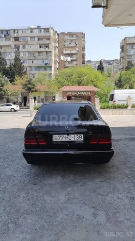 Mercedes E 220 d 2001, 315,580 km - 2.2 l - Bakı