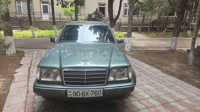 Mercedes E 220 d 1995, 290,000 km - 2.2 l - Bakı